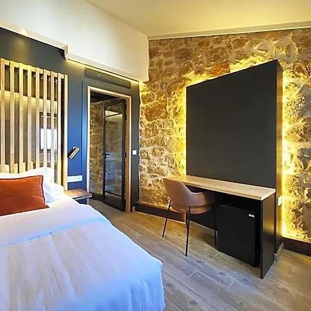 Pou Hotel